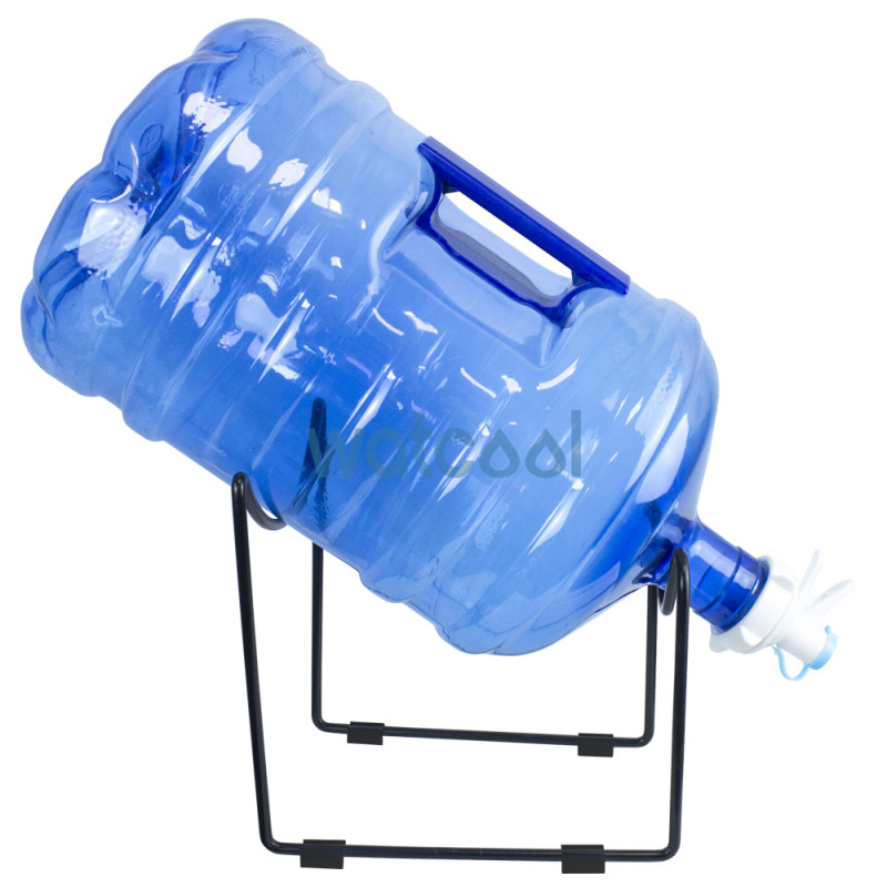 Bouteille En Plastique Avec Refroidisseur De Pompe Avec Robinet Cylindre  Ballon Objet Graphique Isolé Sur Fond Blanc